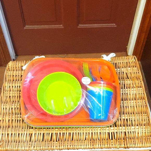 Mainstays kids dinnerware - Picture 1 of 5